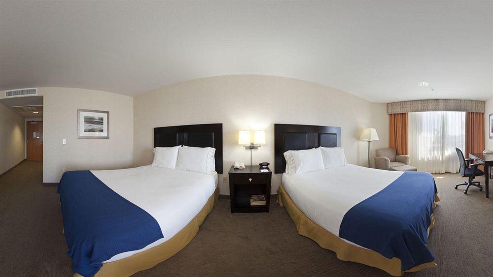 Holiday Inn Express Newport Beach By Ihg Exterior foto
