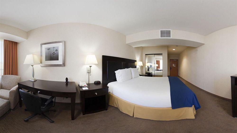 Holiday Inn Express Newport Beach By Ihg Exterior foto