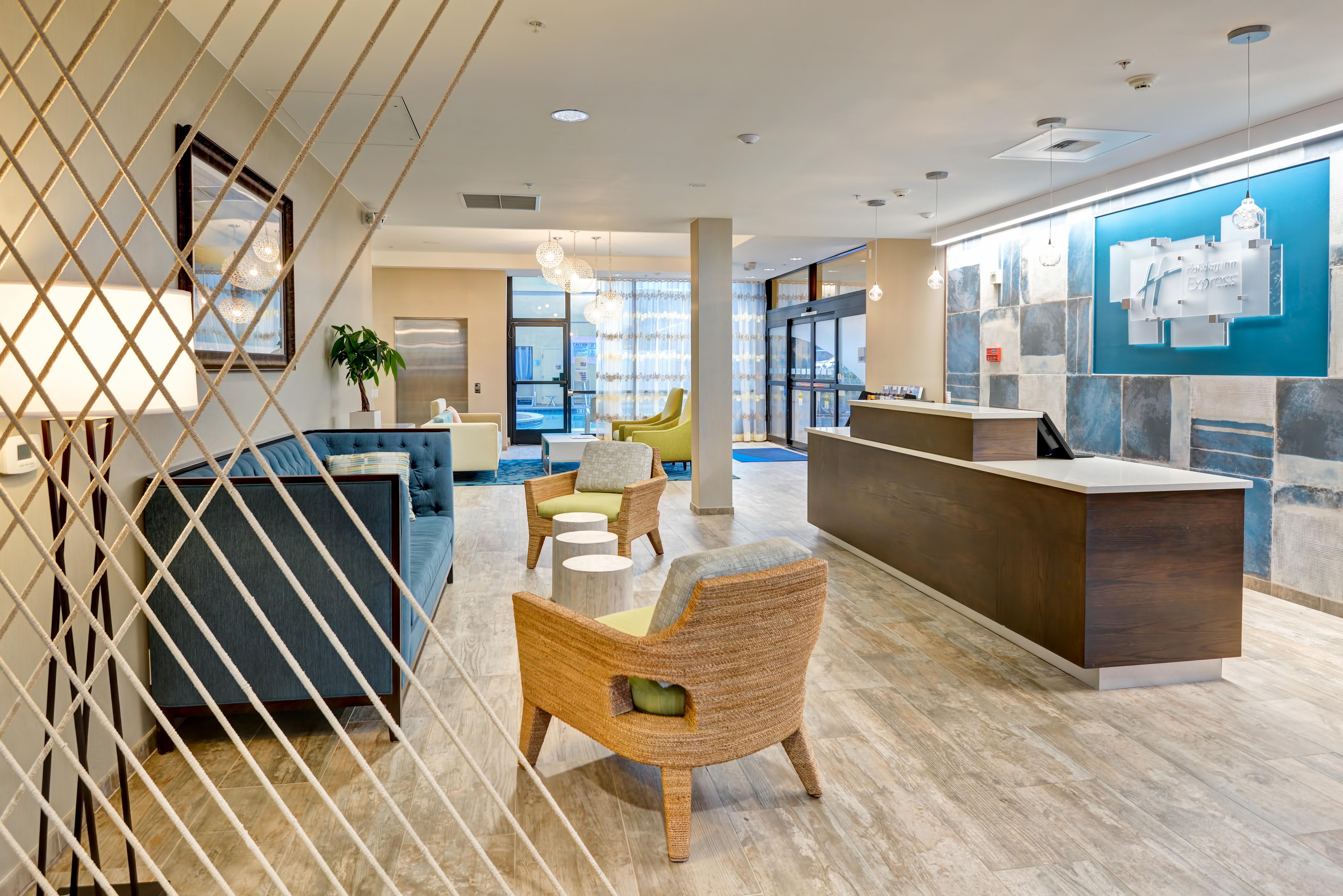 Holiday Inn Express Newport Beach By Ihg Exterior foto