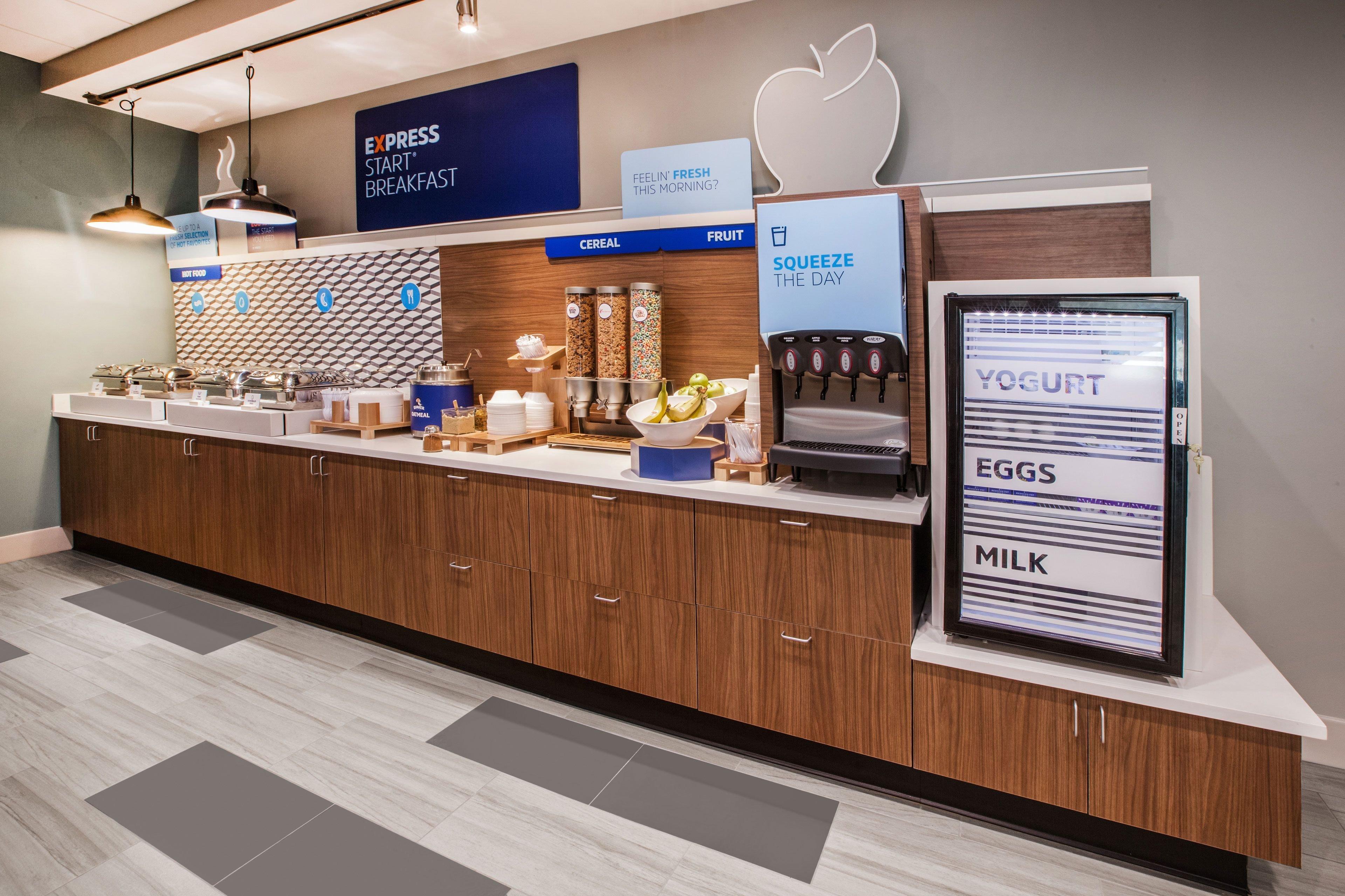Holiday Inn Express Newport Beach By Ihg Exterior foto
